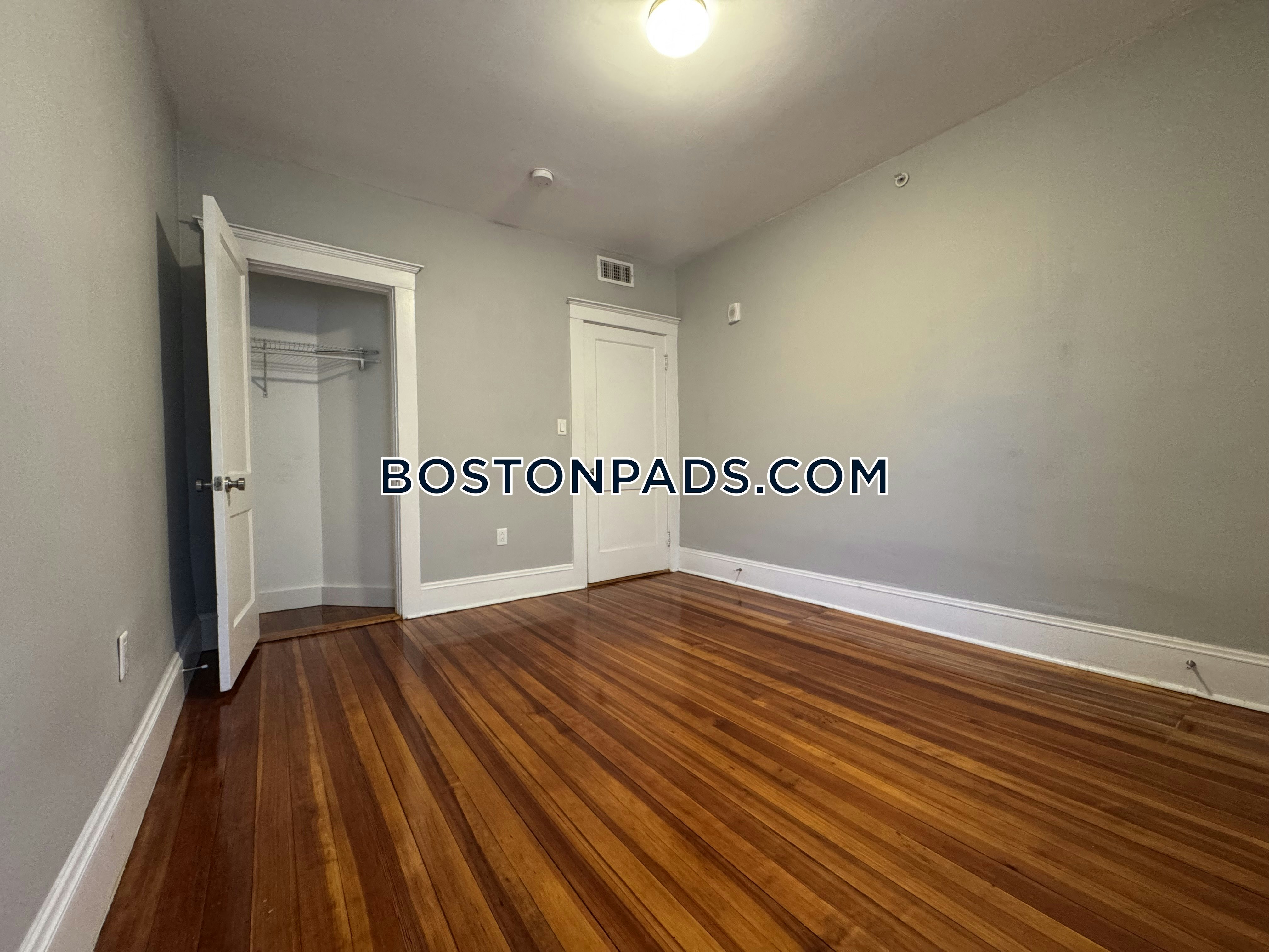 Boston - 4 Beds, 2 Baths