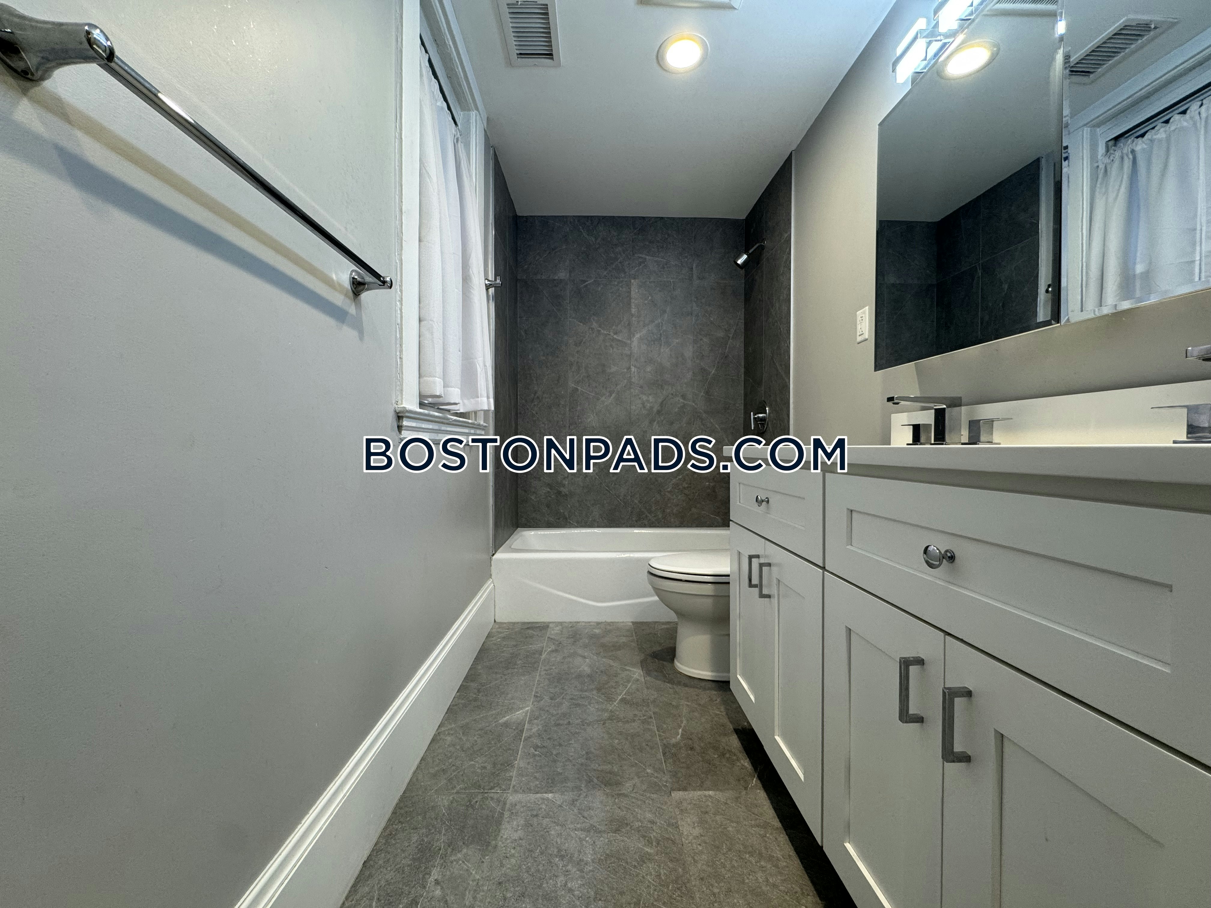 Boston - 4 Beds, 2 Baths