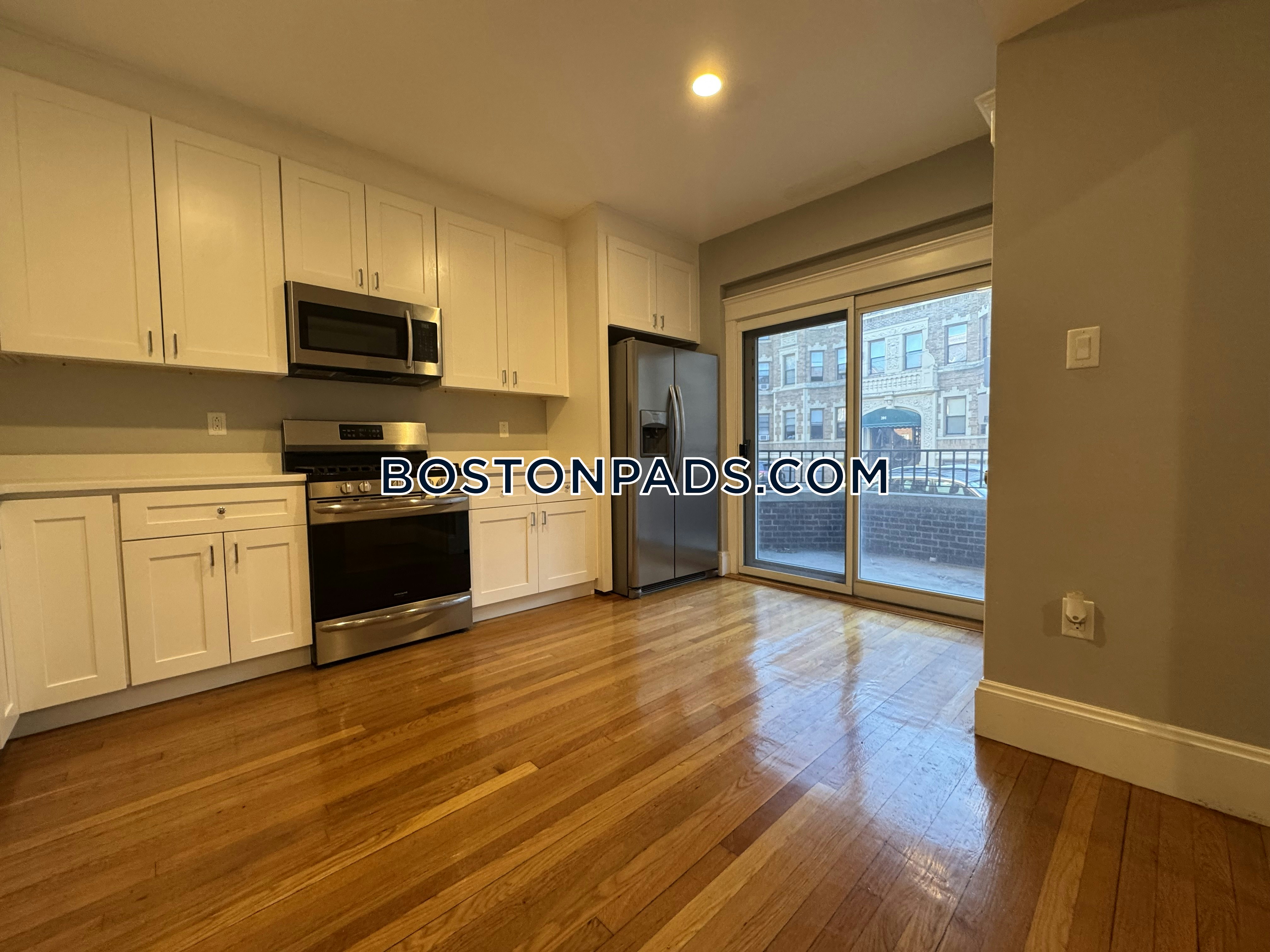 Boston - 4 Beds, 2 Baths