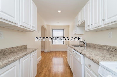 Somerville 1 Bed 1 Bath  Winter Hill - $2,700 No Fee