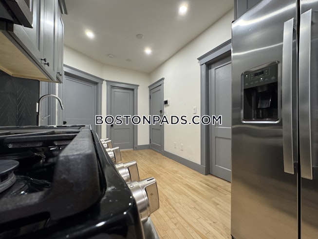 Boston - $3,600+ /mo