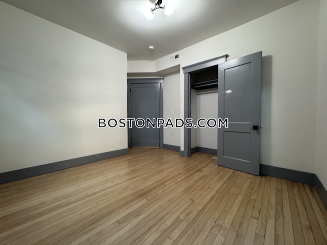 Boston - $3,600+ /mo
