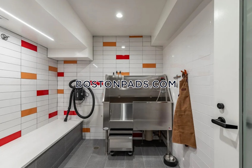 Boston - $4,400+ /month