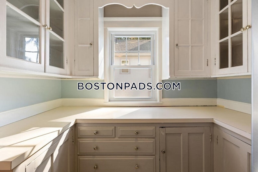 Newton - $5,300+ /month