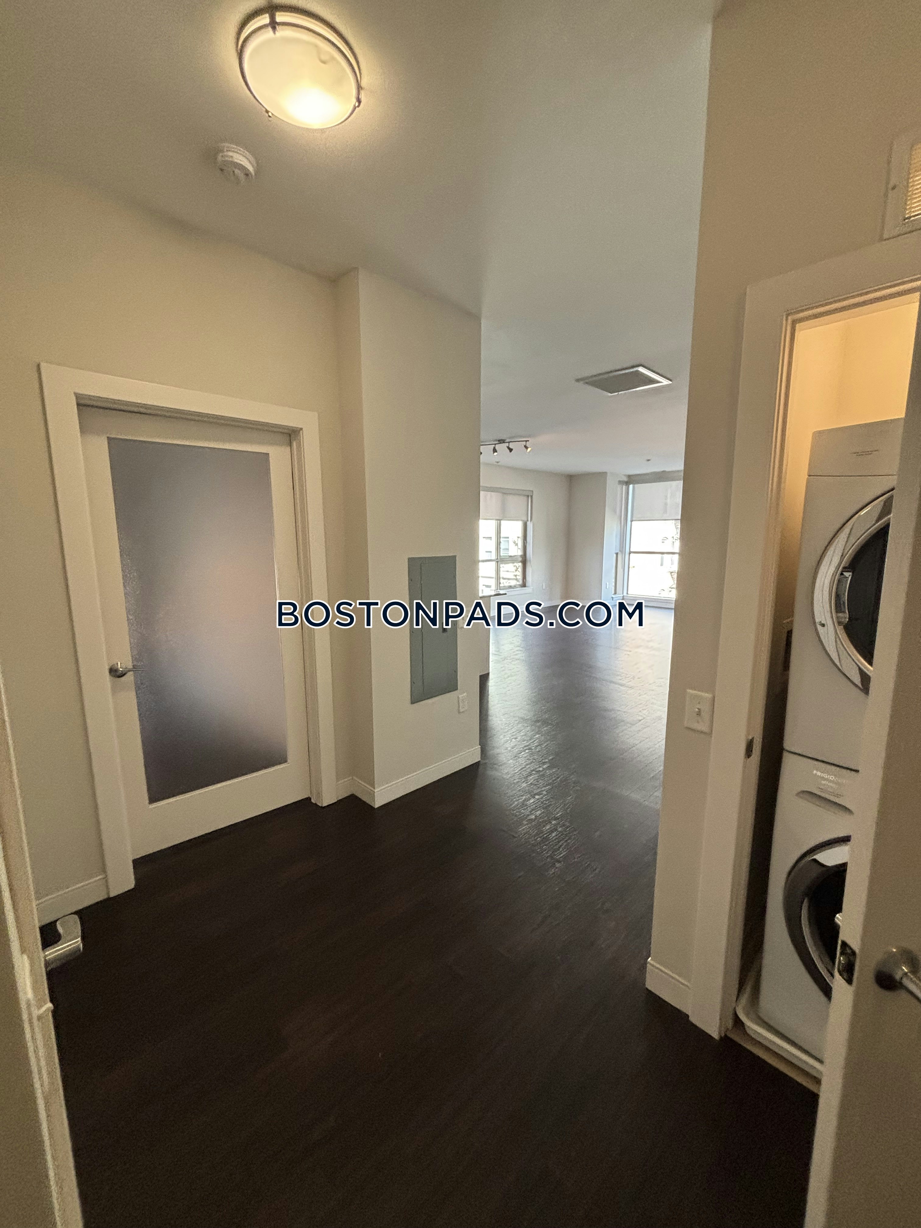 Boston - 1 Beds, 1 Baths