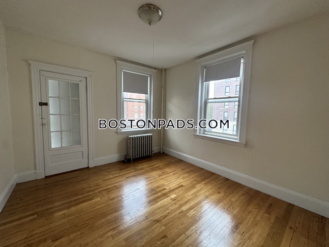 Boston - $2,100+ /mo