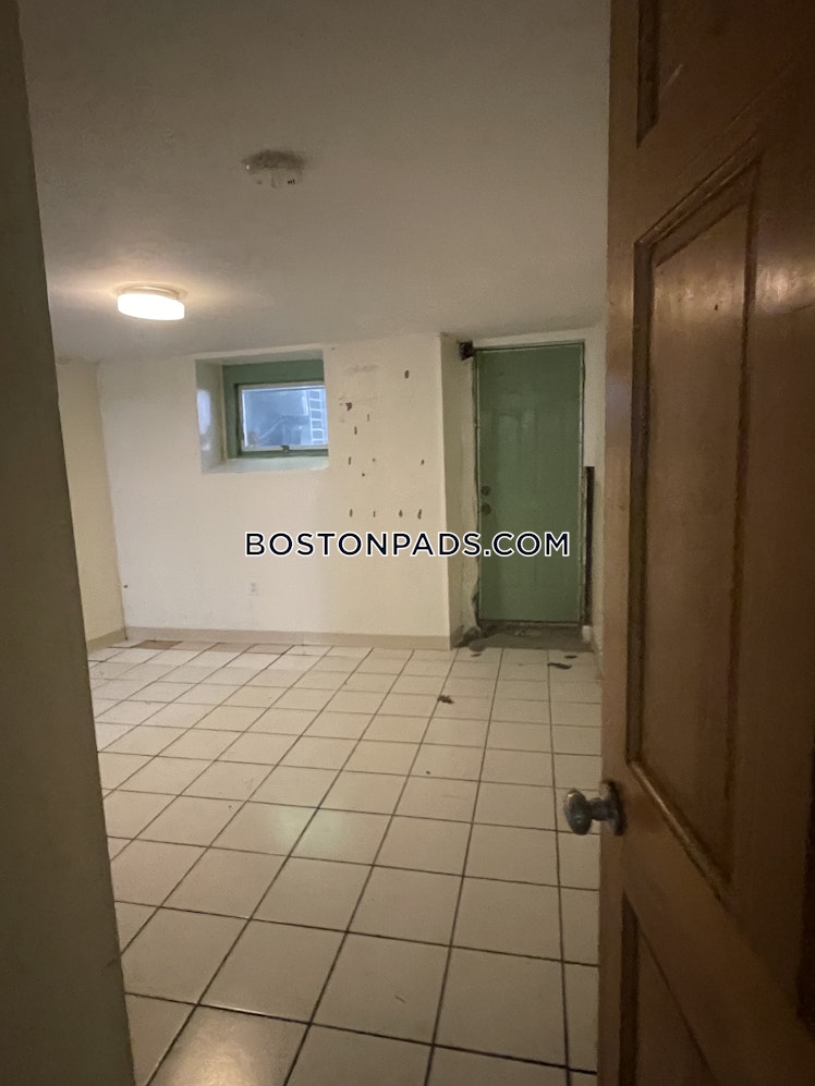 Sewall St., Roxbury Crossing