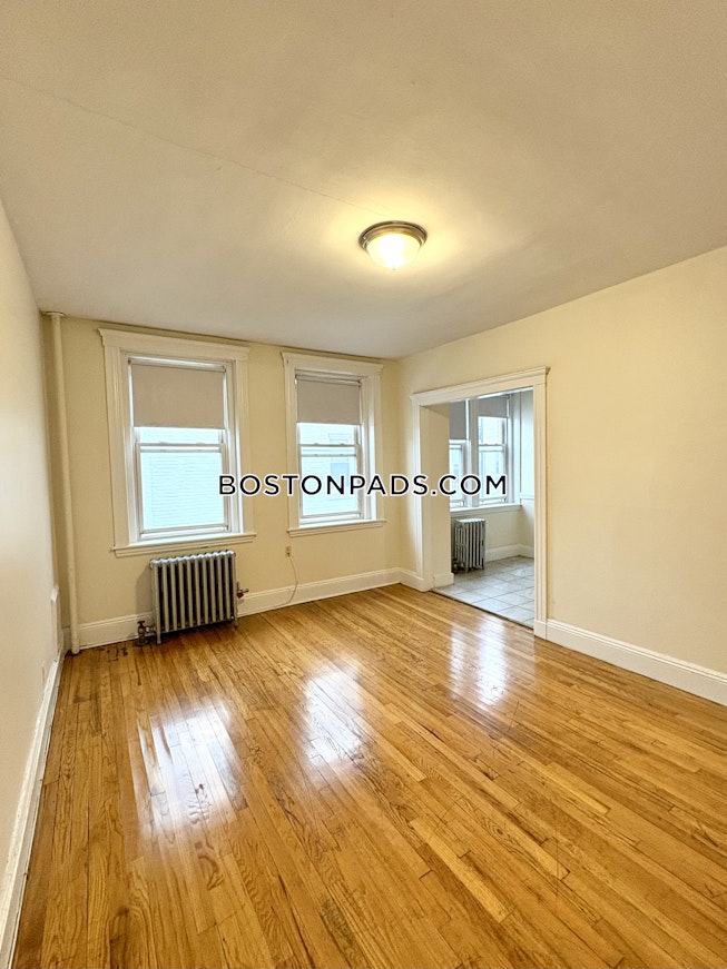 Boston - $2,100+ /mo