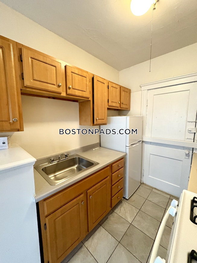 Boston - $2,100+ /mo