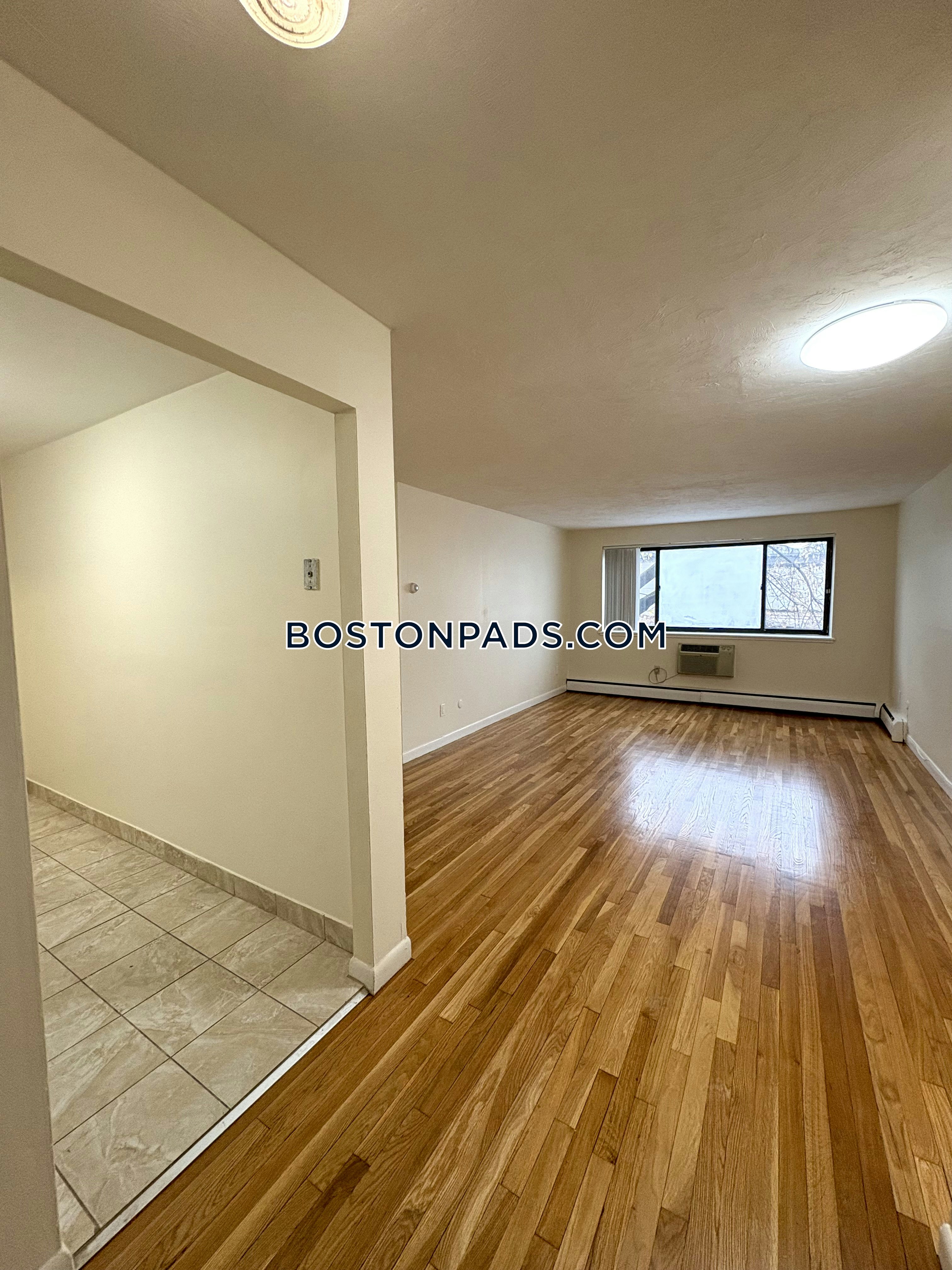 Boston - 1 Beds, 1 Baths