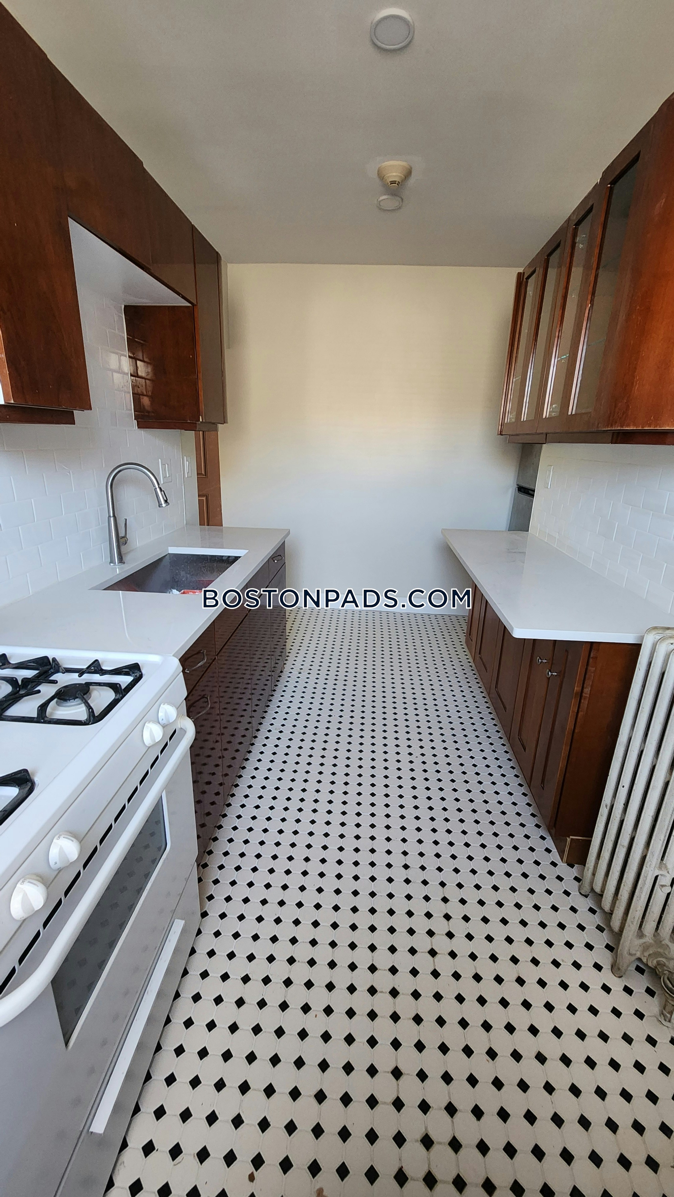 Cleveland Circle - Brighton, Boston, MA - 2 Beds, 1 Bath - $3,200 - ID#8002313