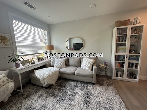 Liverpool St. Boston photo 9