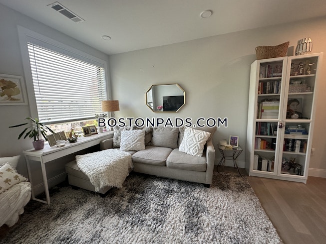 Boston - $2,800+ /mo