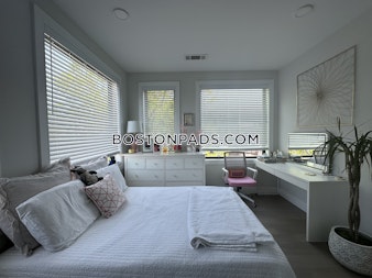 Liverpool St. Boston