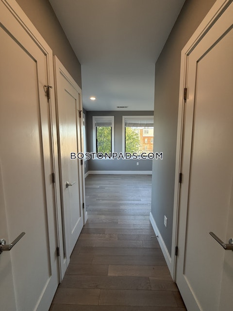 Liverpool St. Boston photo 15