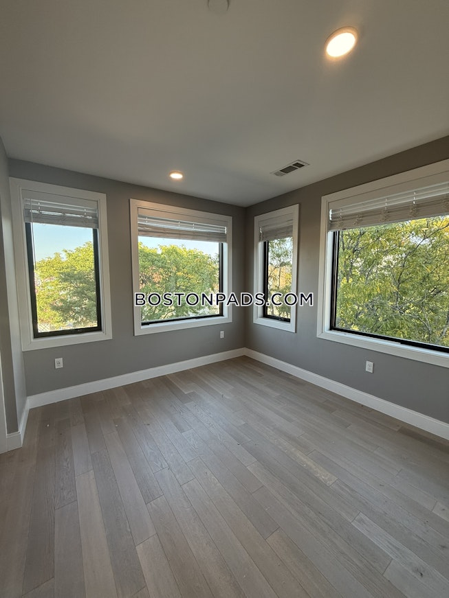 Boston - $2,800+ /mo