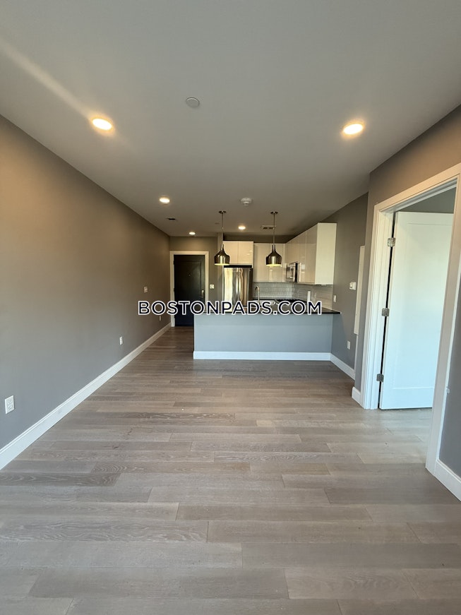 Boston - $2,800+ /mo