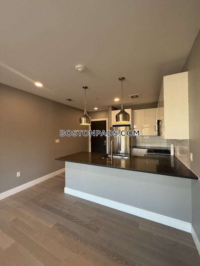 Boston - $2,800+ /mo