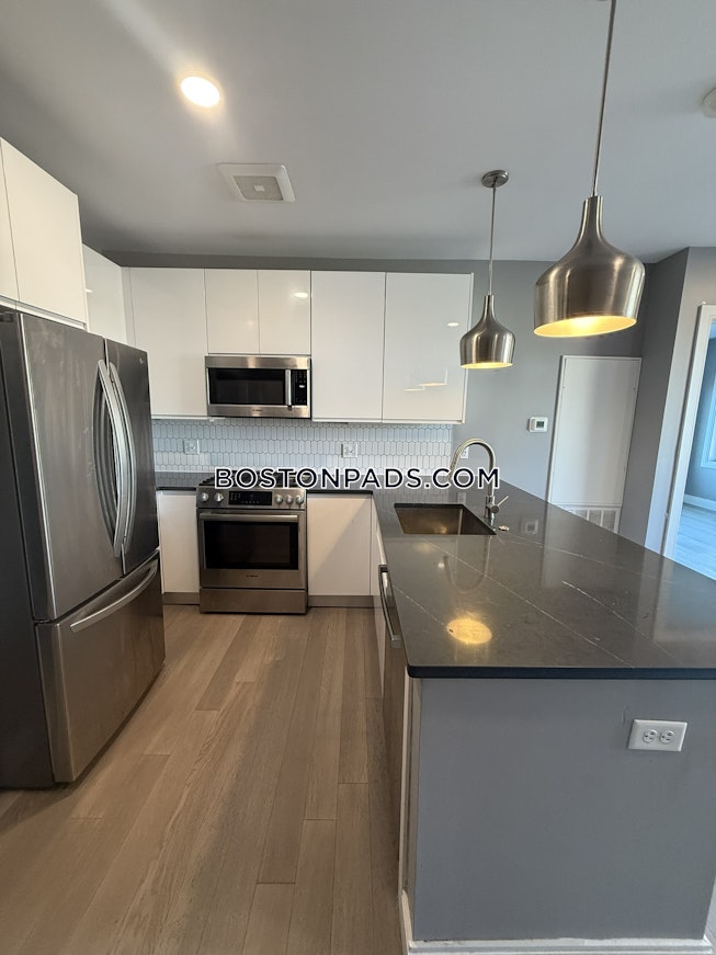 Boston - $2,800+ /mo