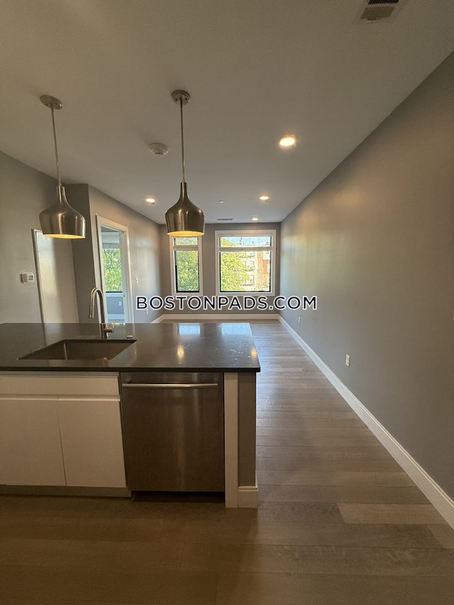 Boston - $2,800+ /mo