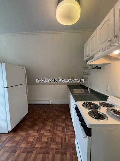 Dorchester Bright & Spacious 1-Bedroom in Popes Hill Heat & Electricity Included! Boston - $2,050 No Fee