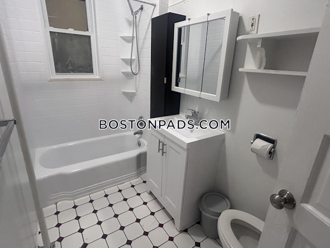 Boston - $2,700+ /mo