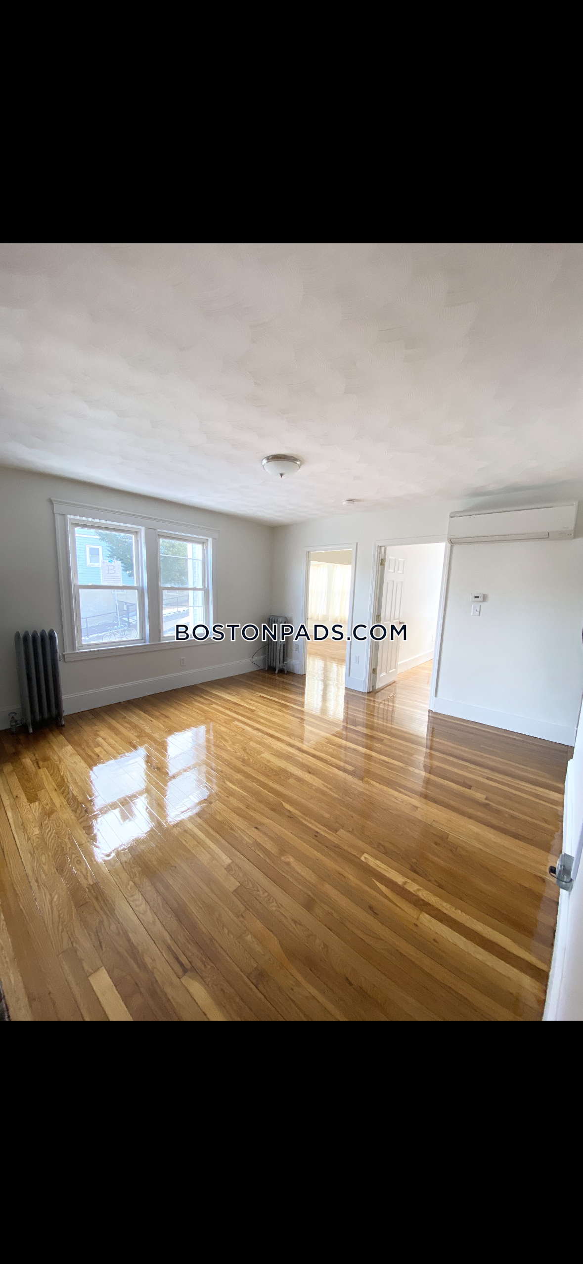 Boston - 5 Beds, 3 Baths