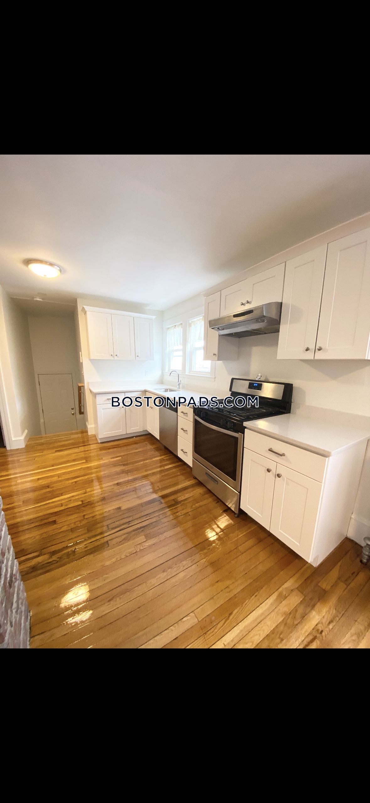 Boston - 5 Beds, 3 Baths
