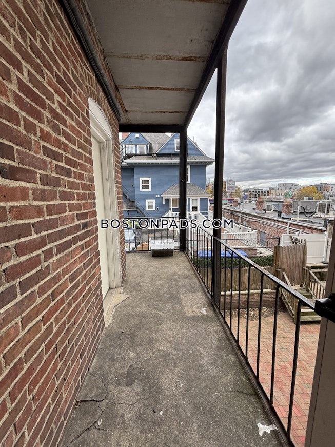 Boston - $2,100+ /mo