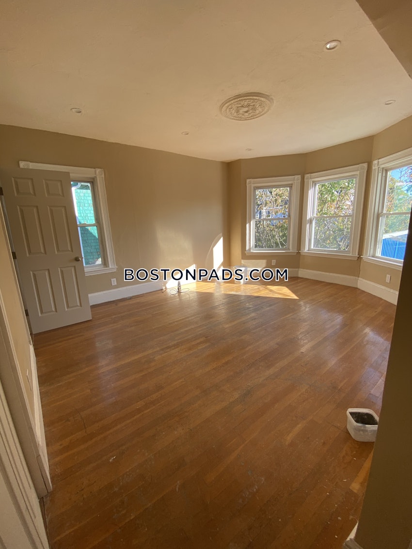 BOSTON - DORCHESTER - CENTER - 3 Beds, 1 Bath - Image 4