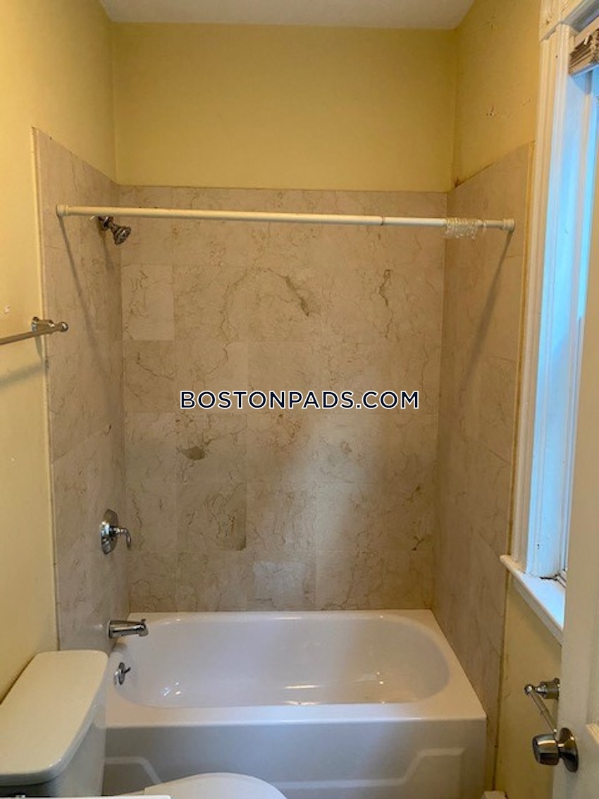 BOSTON - MISSION HILL - 5 Beds, 2 Baths - Image 9