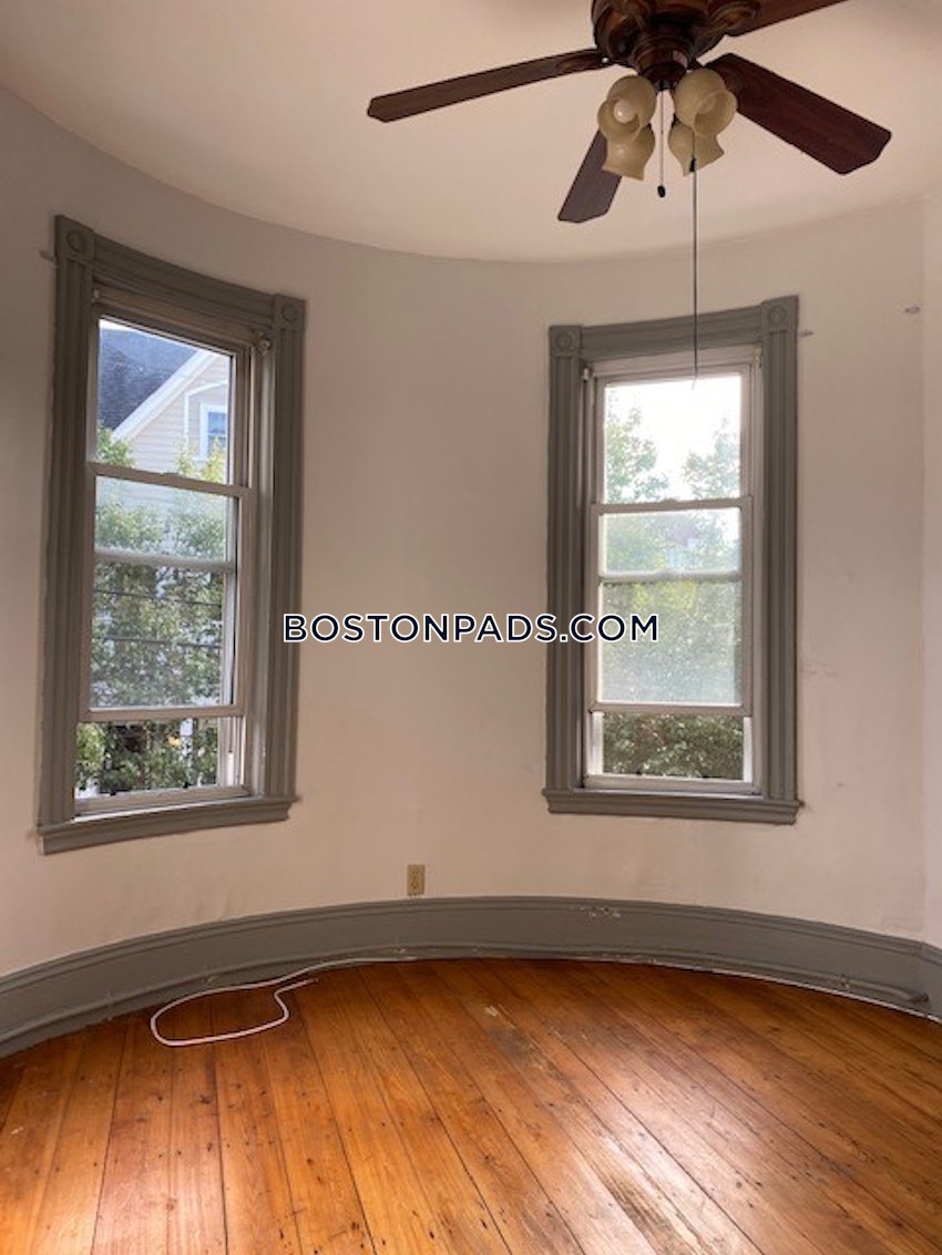 BOSTON - MISSION HILL - 5 Beds, 2 Baths - Image 14