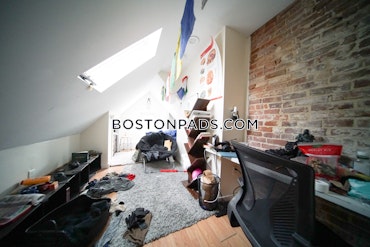 Boston - 9 Beds, 3 Baths