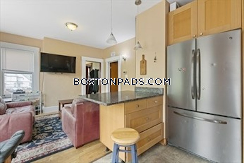 MEDFORD - MAGOUN SQUARE - 4 Beds, 2 Baths - Image 4