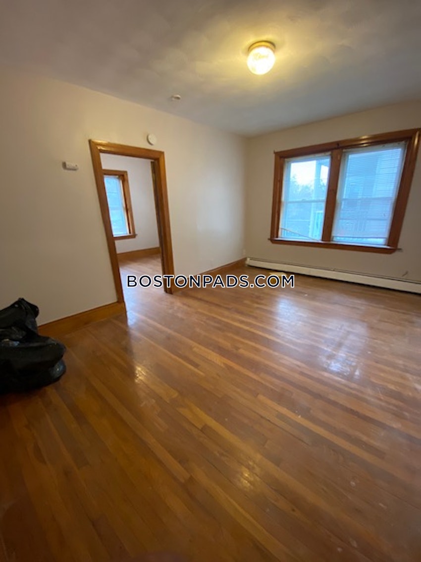 LYNN - 2 Beds, 1 Bath - Image 10