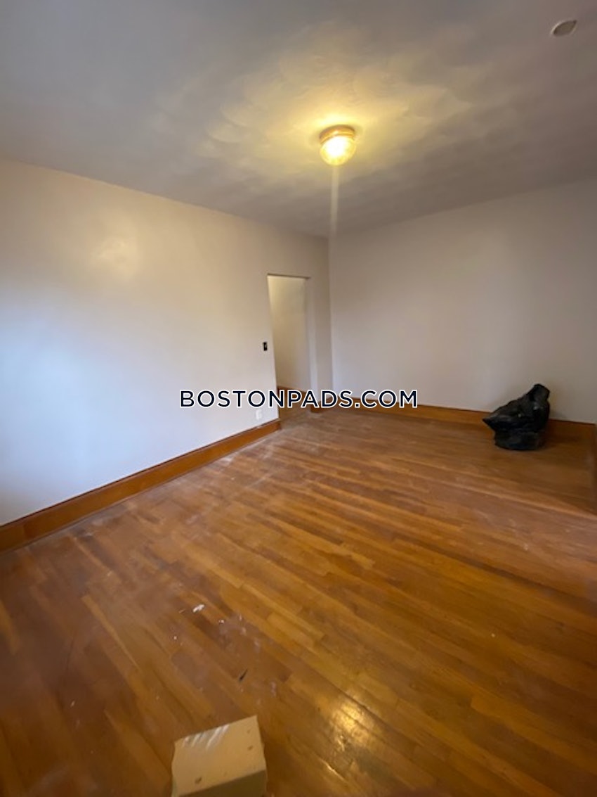 LYNN - 2 Beds, 1 Bath - Image 6