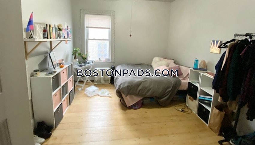 BOSTON - MISSION HILL - 5 Beds, 2 Baths - Image 5