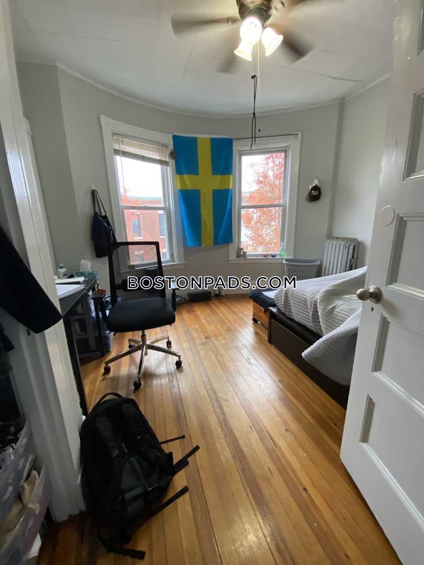 BOSTON - MISSION HILL - 4 Beds, 1 Bath - Image 1