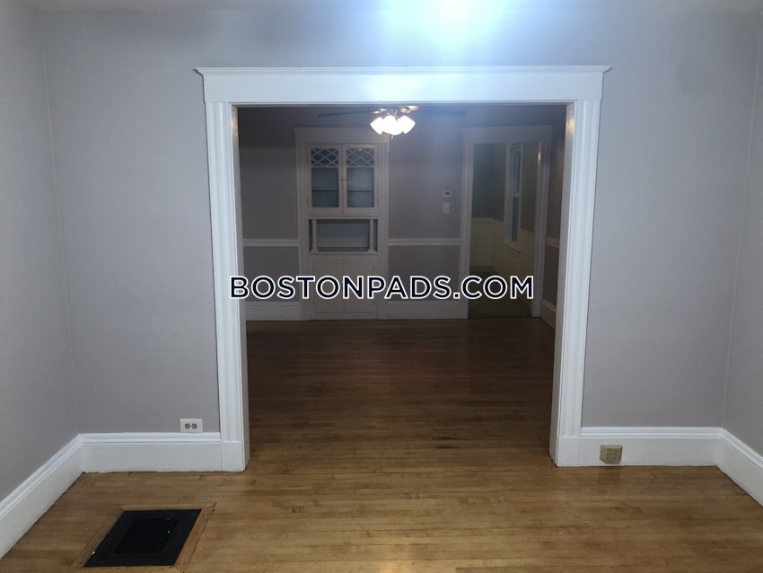 MELROSE - 2 Beds, 1 Bath - Image 12