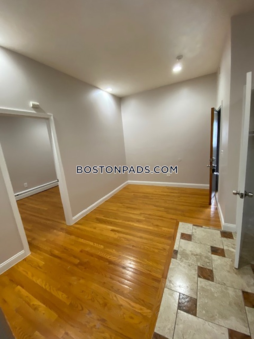 CHELSEA - 2 Beds, 1 Bath - Image 12