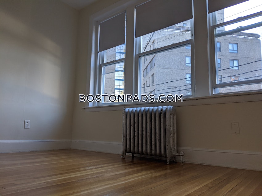 BROOKLINE- WASHINGTON SQUARE - 2 Beds, 1 Bath - Image 18