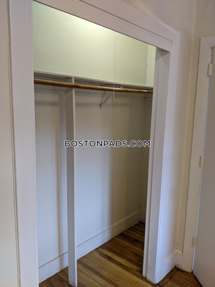 BROOKLINE- WASHINGTON SQUARE - 2 Beds, 1 Bath - Image 10