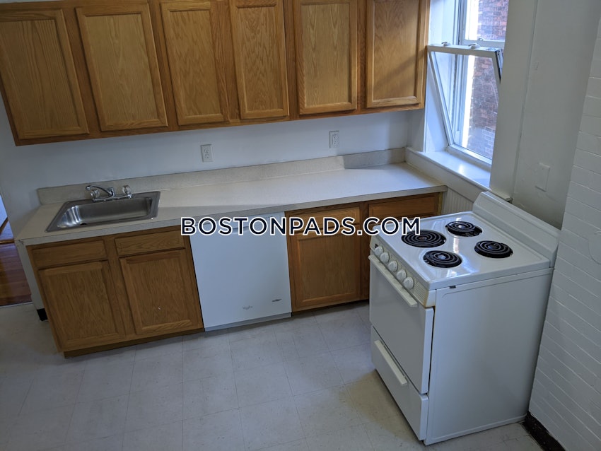 BROOKLINE- WASHINGTON SQUARE - 1 Bed, 1 Bath - Image 2