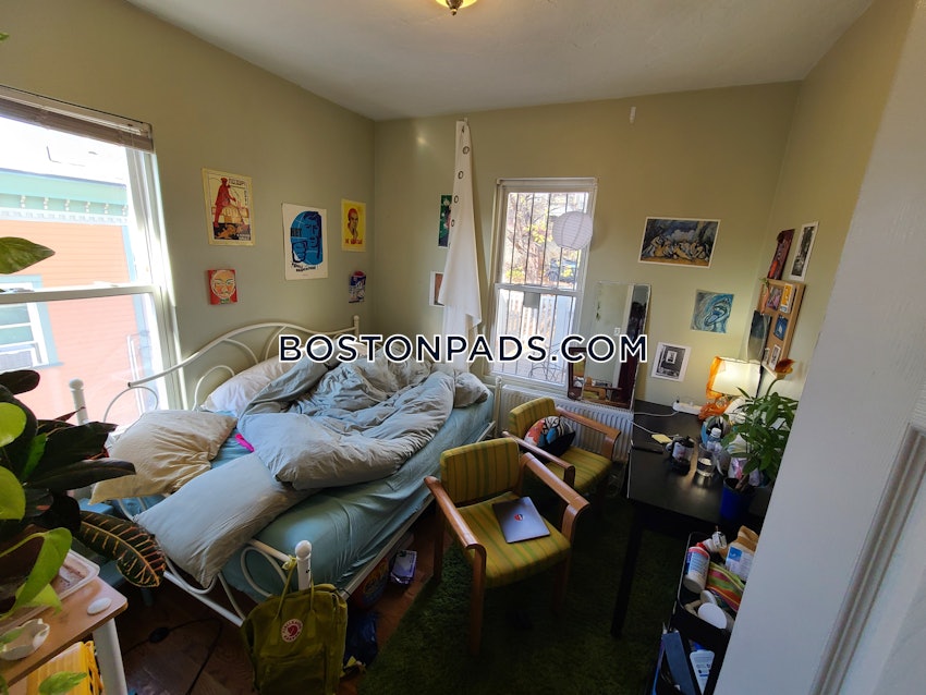 BOSTON - MISSION HILL - 4 Beds, 1 Bath - Image 5