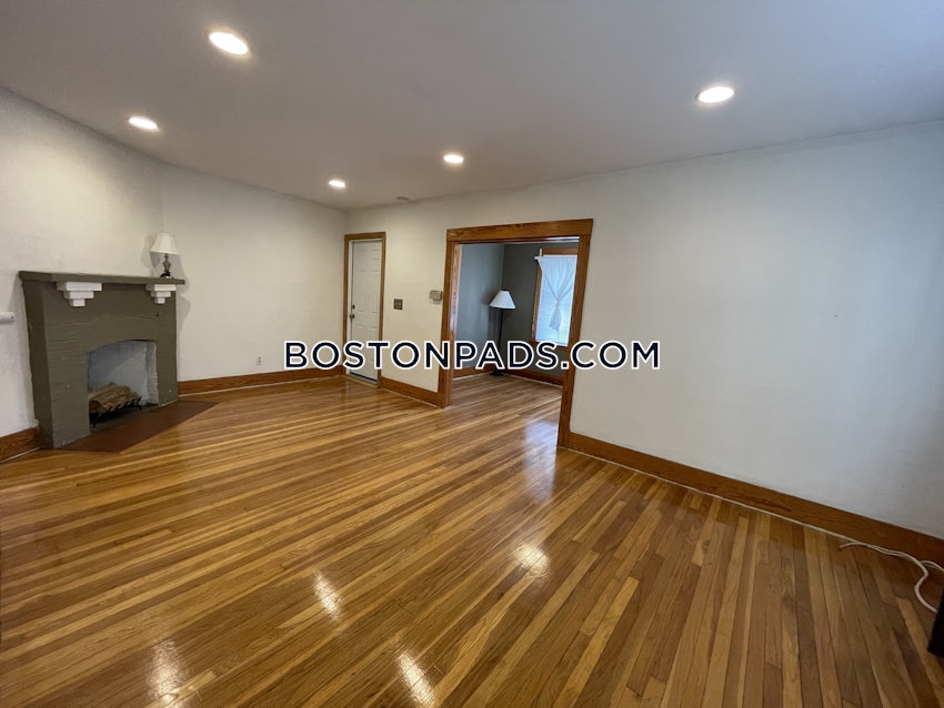 BOSTON - BRIGHTON - OAK SQUARE - 3 Beds, 2 Baths - Image 3