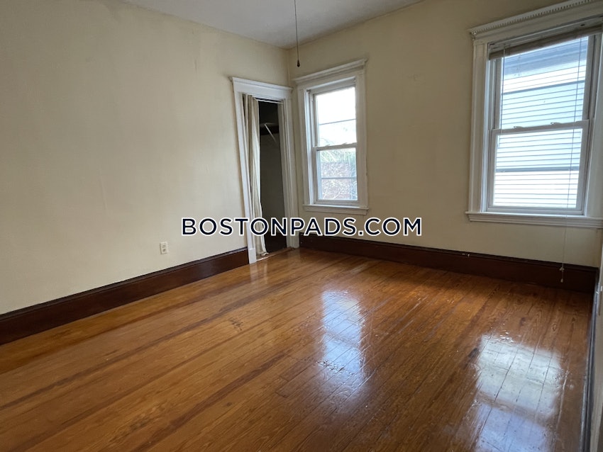 SOMERVILLE - TUFTS - 4 Beds, 2 Baths - Image 6