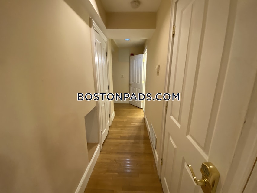 BOSTON - ROXBURY - 4 Beds, 3.5 Baths - Image 15
