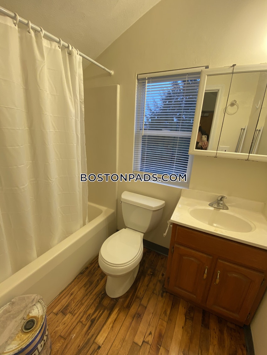 BOSTON - MISSION HILL - 3 Beds, 1 Bath - Image 30