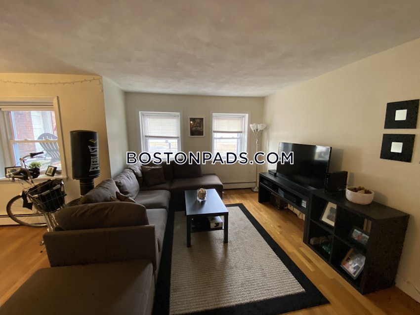 BROOKLINE - BEACONSFIELD - 2 Beds, 1 Bath - Image 3