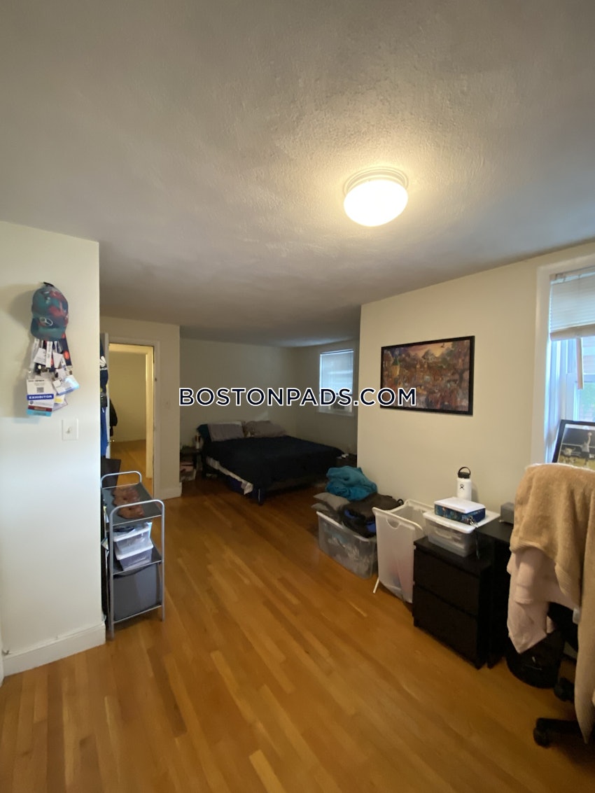 BROOKLINE - BEACONSFIELD - 2 Beds, 1 Bath - Image 2